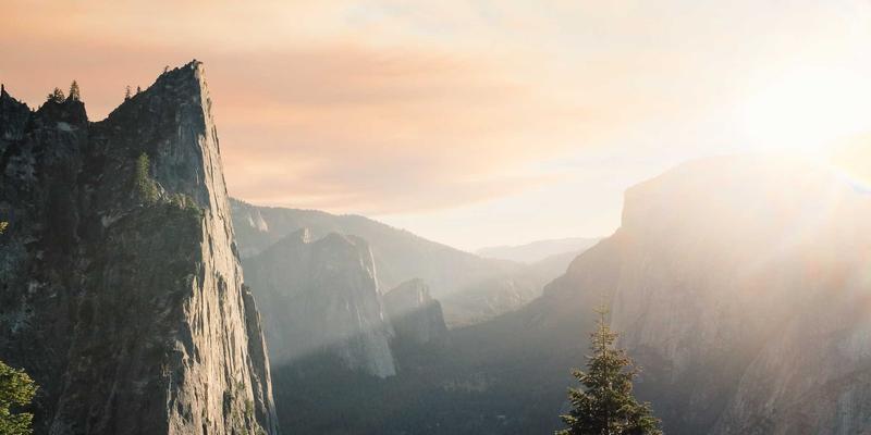 从纪念品到品牌叙事：高端餐饮与酒店行业如何通过企业礼品定制打造沉浸式体验