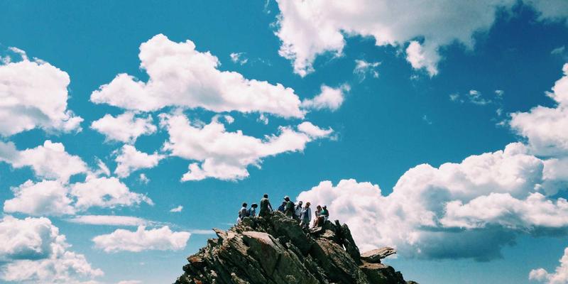 从纪念品设计到健康关怀：医疗行业创意礼品营销的实践指南