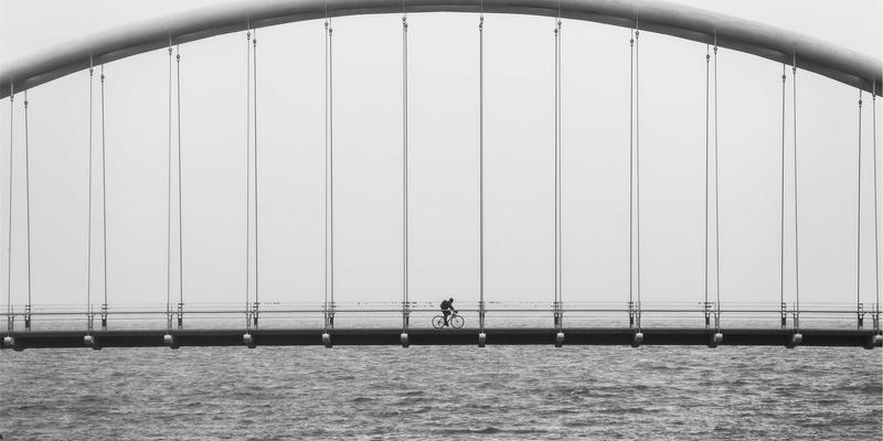 礼品定制76：如何通过纪念品设计与创意策划打造卓越企业礼品